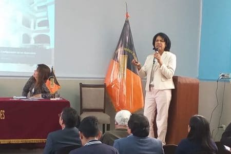 Experiencia de UNIBE en el XI Simposio de Estudios Generales, Perú