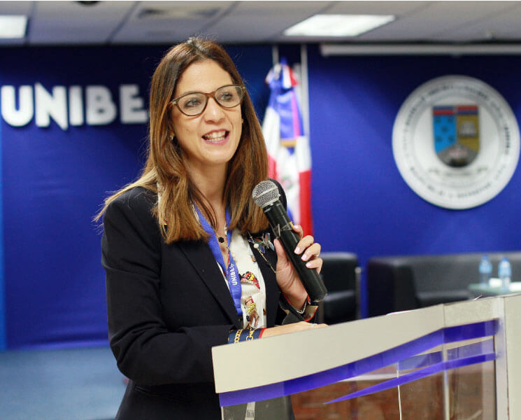 doctora Odile Camilo: La doctora Odile Camilo durante su intervención en este evento