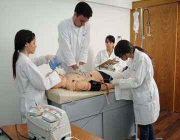 Escuela de Medicina de Unibe es acreditada por la agencia internacional CAAM-HP