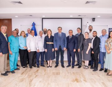 Adofem y Ministerio de Salud se reúnen en Unibe para reforzar Plan Estratégico Contra el Dengue